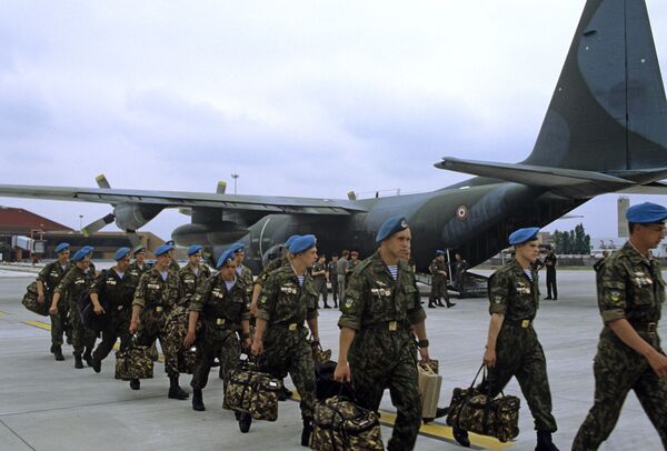 Russian paratroopers recalled from Kyrgyzstan  - Sputnik International