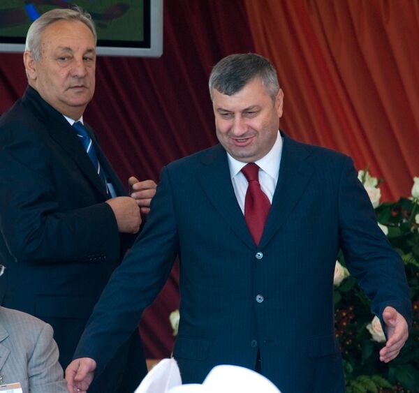  Abkhazian, S. Ossetian leaders Sergei Bagapsh and Eduard Kokoity - Sputnik International
