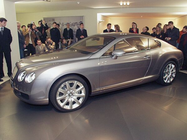 Luxury car sales soar in Russia despite overall car market lull - Sputnik International