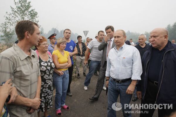 Vladimir Putin arrives in fire ravaged Nizhny Novgorod Region  - Sputnik International