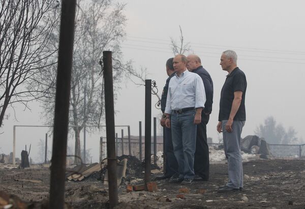 Russian Prime Minister Vladimir Putin takes control of wildfire crisis - Sputnik International