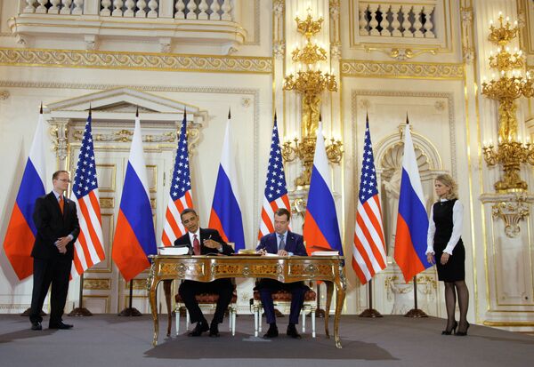 The Russian and U.S. presidents signed a new START treaty on April 8 in Prague - Sputnik International