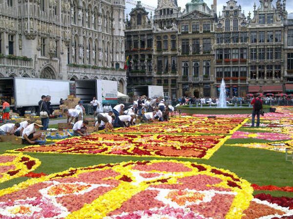 Flower carpet on the Grand Place in Brussels - Sputnik International