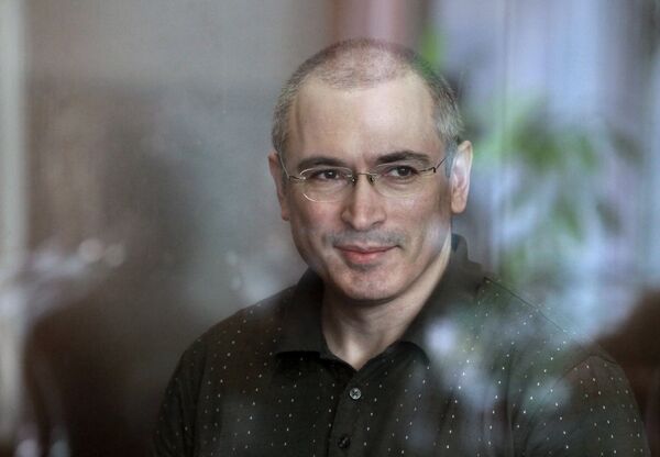 Moscow court extends custody for Khodorkovsky, Lebedev - Sputnik International