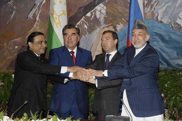 Pakistani President Asif Ali Zardari, Tajik President Emomali Rahmon, Russian President Dmitry Medvedev and Afghan President Hamid Karzai - Sputnik International