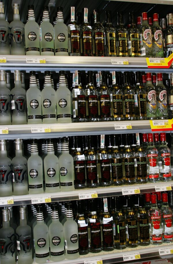 Liquor Sales in Russia Drop 23% in Jan-April - Sputnik International