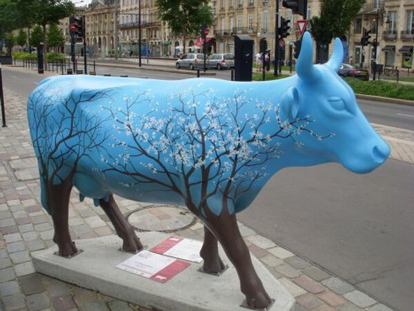 Cows of all colors parade in Bordeaux, France - Sputnik International
