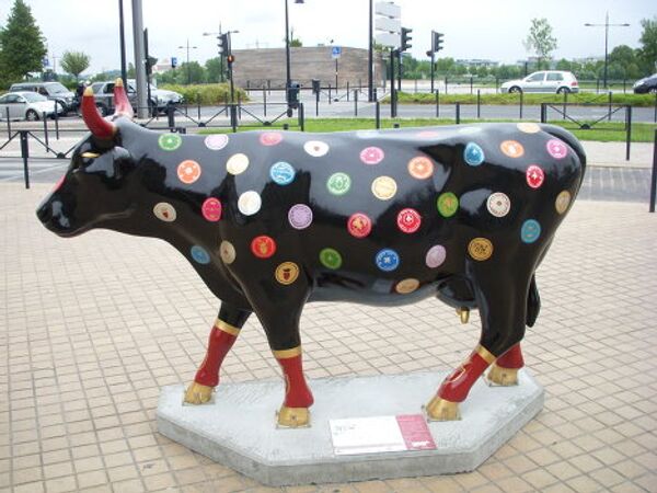 Cows of all colors parade in Bordeaux, France - Sputnik International