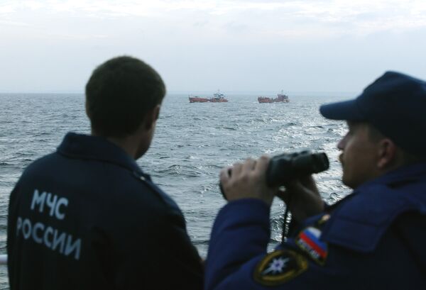 Russian towboat with 14 crewmembers sinks in the Laptev Sea - Sputnik International