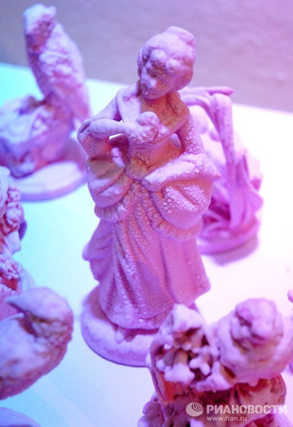 Edible fingers, sweet hamburgers and sugar deers at Cake Britain - Sputnik International