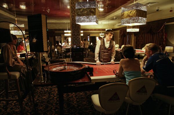 Will Russian cities get their casinos back? - Sputnik International