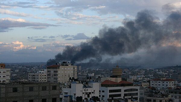 Israeli airstrike hits Gaza - Sputnik International