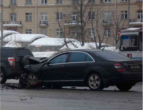 The accident occurred on February 25 on Moscow's Leninsky Prospekt when the chauffeur-driven Mercedes of LUKoil Vice-President Anatoly Barkov collided head-on with the small Citroen driven by Alexandrina. - Sputnik International