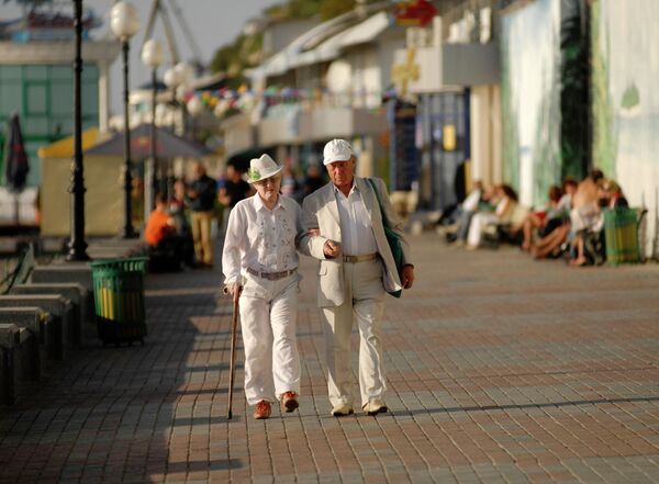Russia's retirement age should be raised  - Sputnik International
