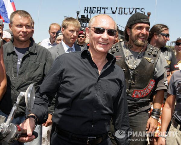 Summer 2010 of Vladimir Putin  - Sputnik International