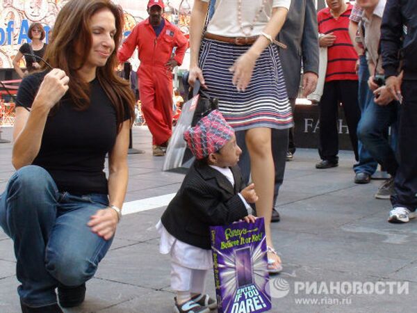 Nepalese teen to become world’s tiniest man in one month  - Sputnik International