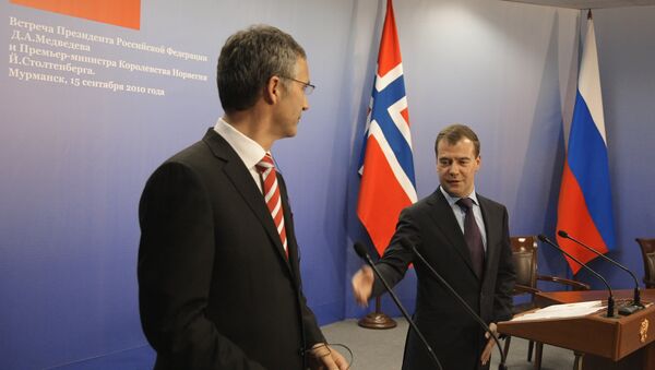Norwegian Prime Minister Jens Stoltenberg and Russian President Dmitry Medvedev - Sputnik International