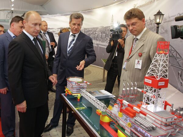 Vladimir Putin participated in IX International Investment Forum in Sochi as Russian Prime Minister, 17 september, 2010 - Sputnik International