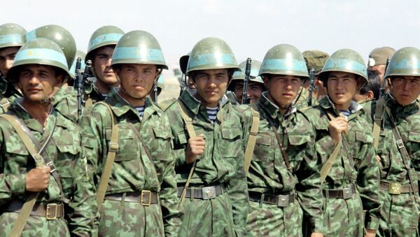 Tajik servicemen - Sputnik International