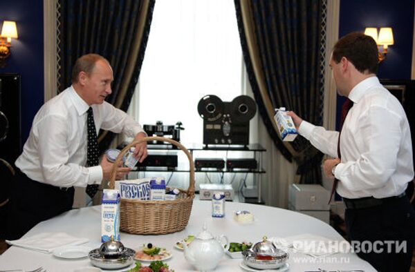 Putin and Medvedev’s lunch-time chat - Sputnik International