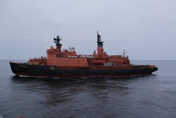 Two Russian research vessels meet in Laptev sea - Sputnik International