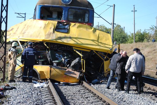 A bus and a train collided in eastern Ukraine in October - Sputnik International