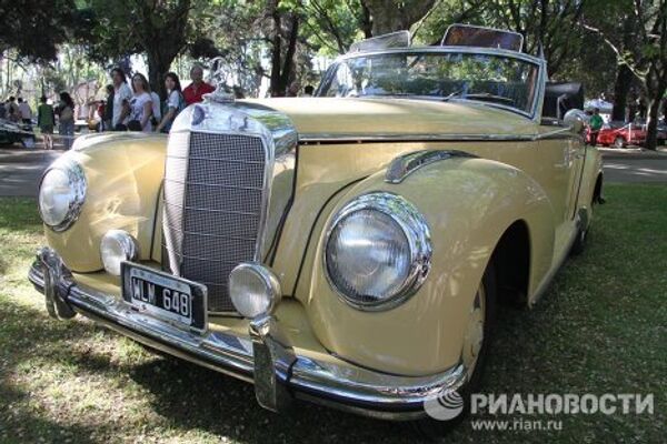 Classic retro car exhibition in Argentina - Sputnik International