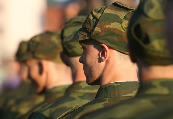With fall recruitment underway, in theory about 300,000 young Russian men should serve in the military. In practice, experts say half of the recruits will evade the draft.  - Sputnik International