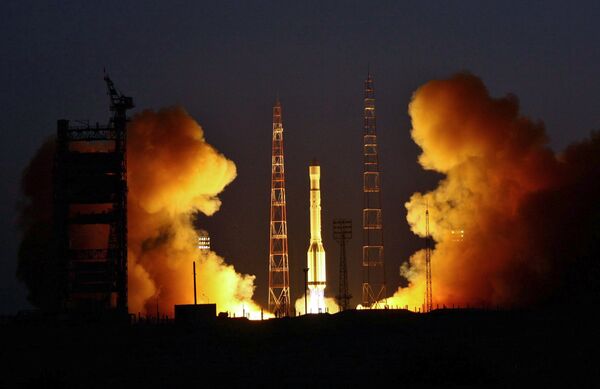 Russia puts U.S. telecoms satellite into orbit - Sputnik International