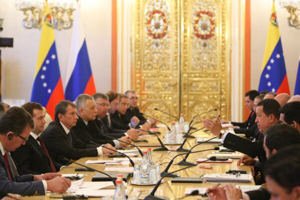President Dmitry Medvedev meets with his Venezuelan counterpart Hugo Chavez - Sputnik International
