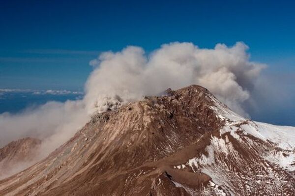 Extreme trip to smoking Kamchatka volcanoes - Sputnik International