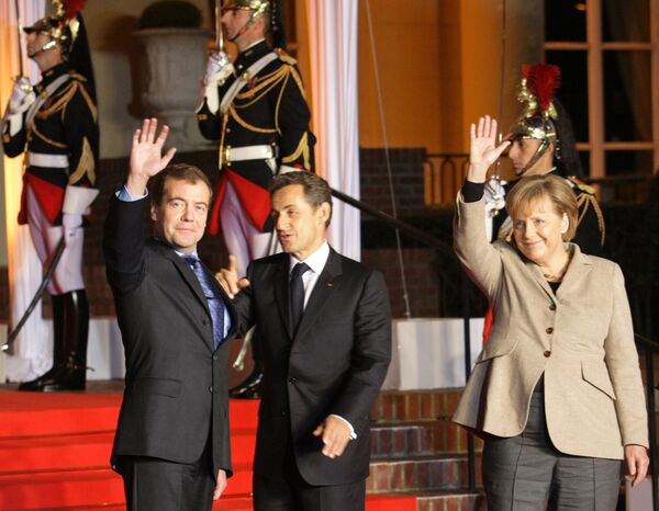 Medvedev arrives in Deauville for talks with French, German leaders - Sputnik International