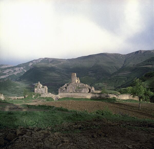 The 9th century Monastery of Tatev in Syunik Province - Sputnik International