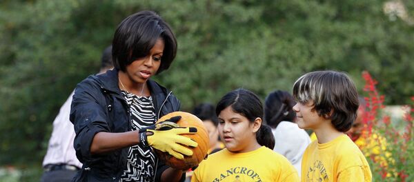 Numerous pictures of unappealing school lunches with the hashtag #ThanksMichelleObama have been tweeted by enraged teens. Numerous pictures of unappealing school lunches with the hashtag #ThanksMichelleObama have been tweeted by enraged teens. - Sputnik International