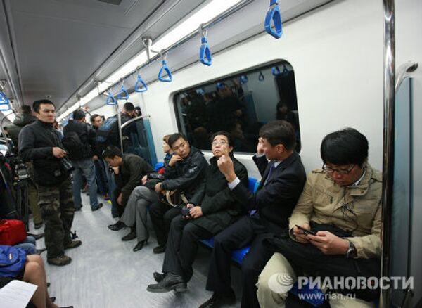 First stations and passengers of Almaty subway - Sputnik International