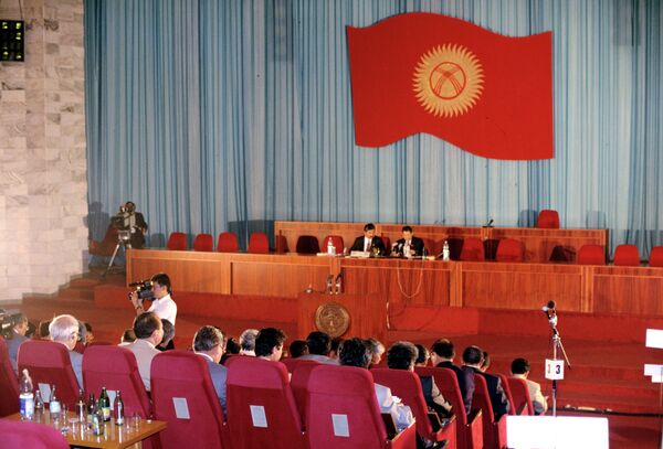 Parliamentary session in Kyrgyzstan - Sputnik International