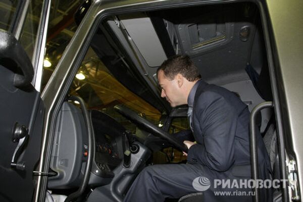 Дмитрий Медведев посетил ОАО КАМАЗ - Sputnik International