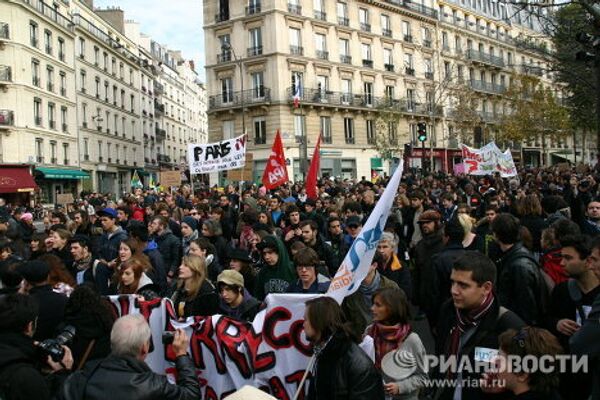 French youth protest against pension reform - Sputnik International