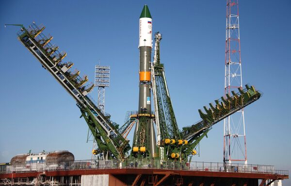 Soyuz carrier rocket with the Progress M-08M cargo spacecraft - Sputnik International