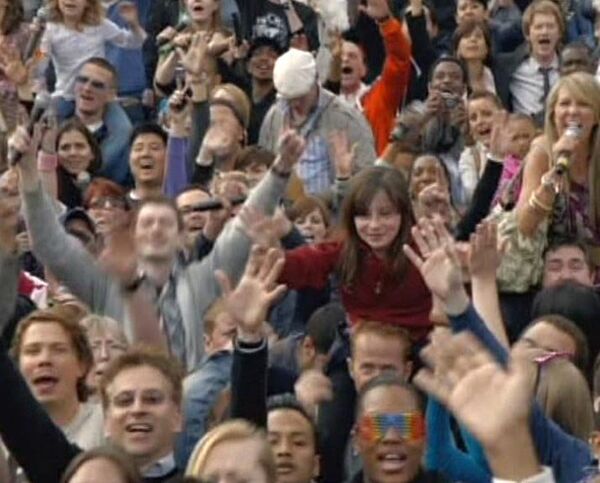 Flashmob welcomes passengers at London’s Heathrow  - Sputnik International