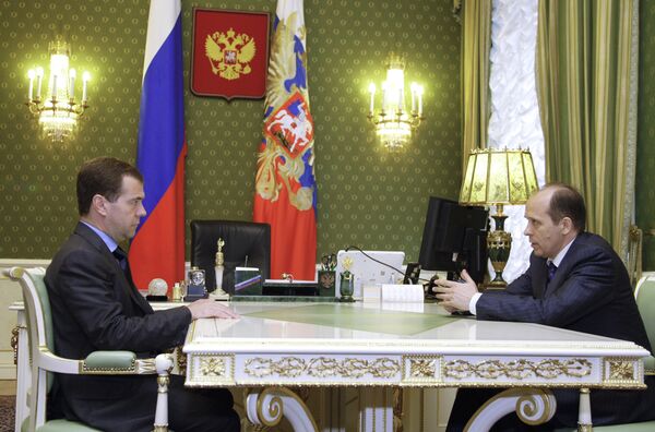 Alexander Bortnikov, the head of the Federal Security Service, with President Dmitry Medvedev - Sputnik International