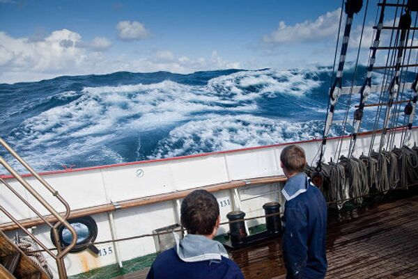 Sedov barque weathers North Sea storm - Sputnik International