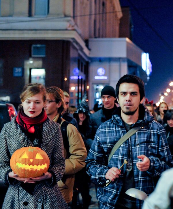Novosibirsk residents hold Halloween Parade - Sputnik International