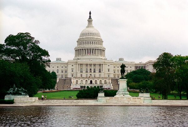 U.S. Senate resumes debt deal debate ahead of vote - Sputnik International