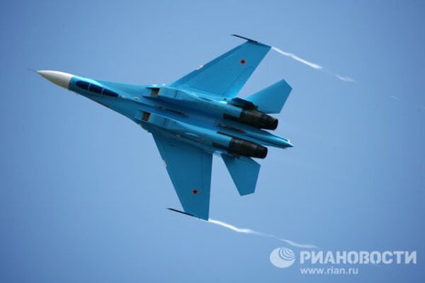 A Su-27, bottom view. It seems that the pumpkin may have actually been carved using this very image as a template! - Sputnik International