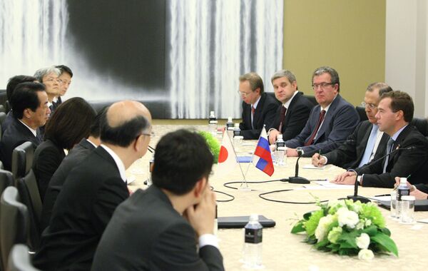 Medvedev invites Japanese PM Kan to visit 'any part of Russia' - Sputnik International