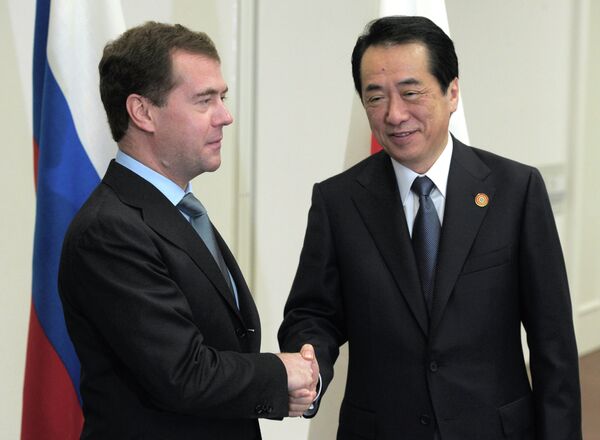 Medvedev reaffirms his position on Kuril Islands at meeting with Japanese premier  - Sputnik International