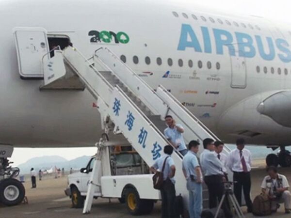 Stripped-down Airbus A380 arrives at Zhuhai Air Show - Sputnik International