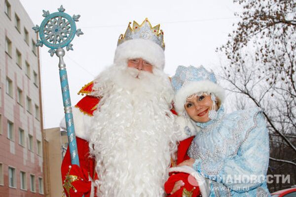 Russia Father Frost and his foreign ‘counterparts’ - Sputnik International