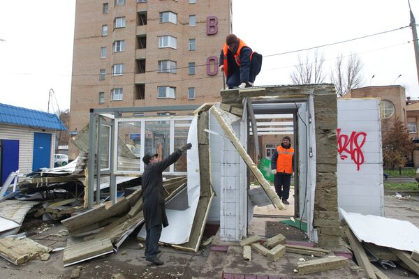 The destruction of a kiosk in Moscow - Sputnik International
